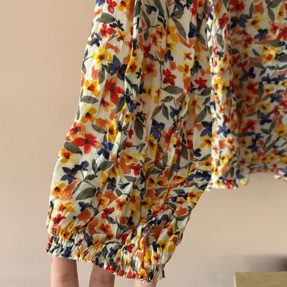 Democracy Colorful Floral Blouse - Picture 3 of 5